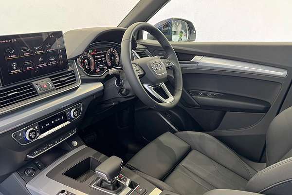 2024 Audi Q5 45 TFSI Sport FY
