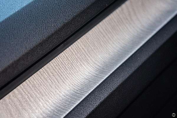 2025 Volvo XC40 Plus B4