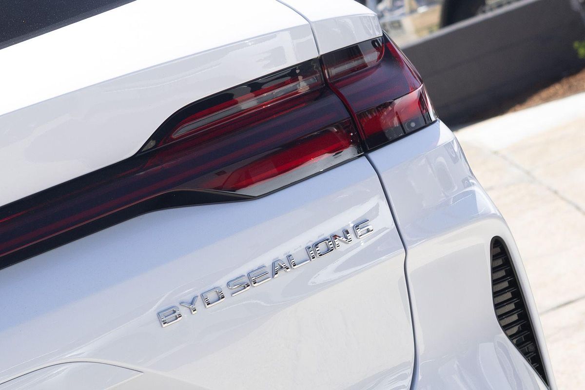 2024 BYD SEALION 6 Premium