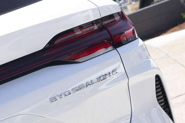 2024 BYD SEALION 6 Premium
