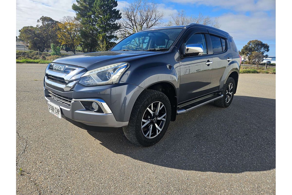 2020 Isuzu MU-X LS-T