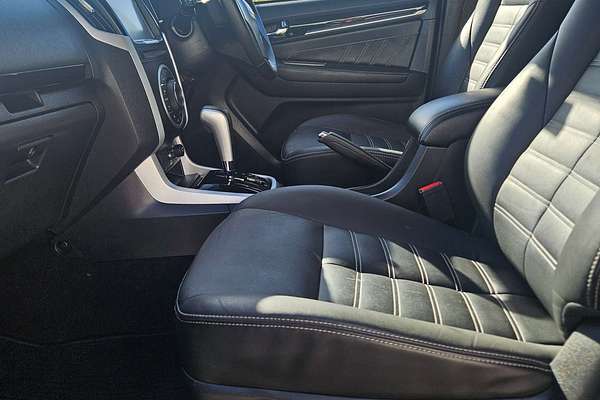 2020 Isuzu MU-X LS-T
