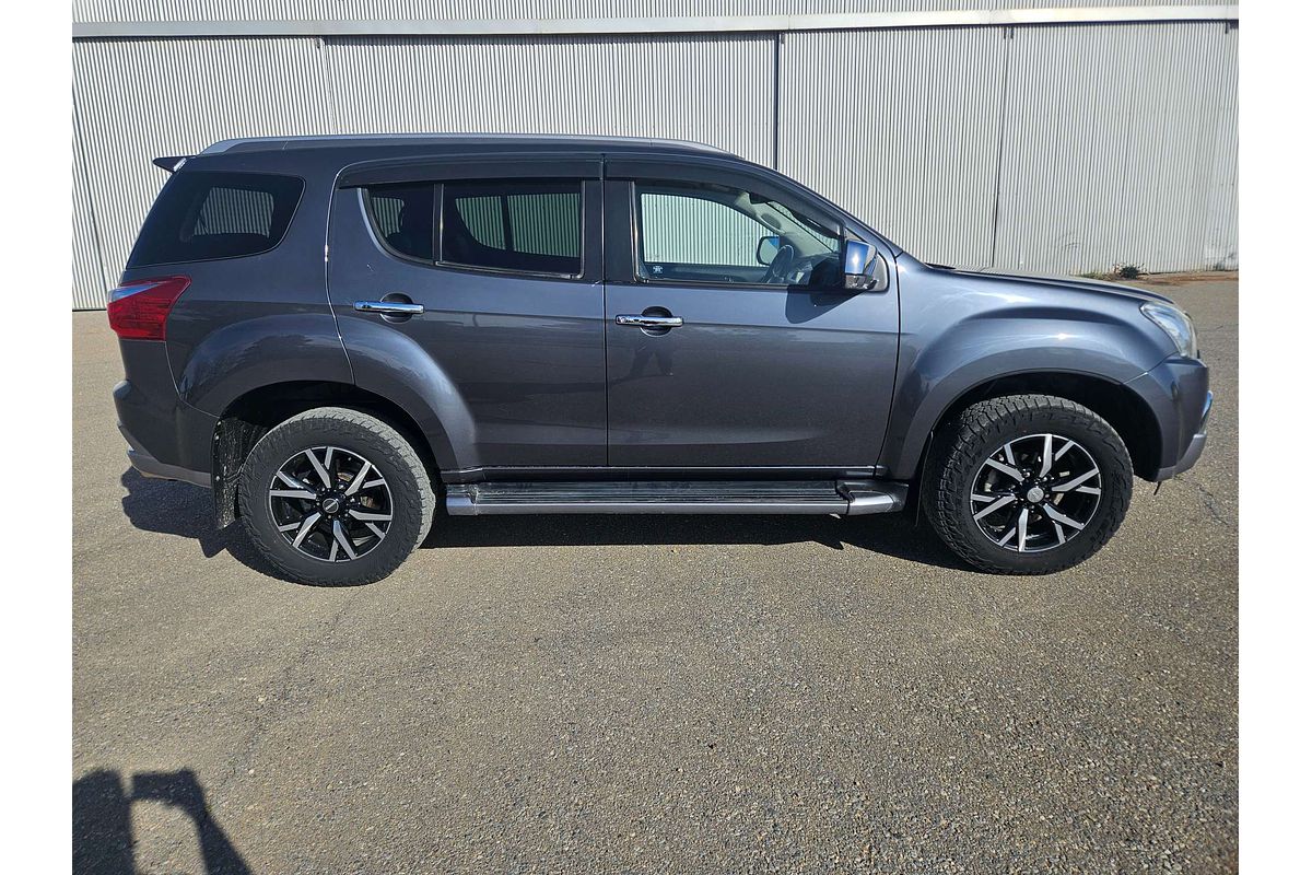 2020 Isuzu MU-X LS-T