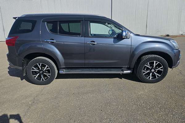 2020 Isuzu MU-X LS-T
