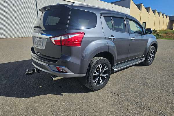 2020 Isuzu MU-X LS-T
