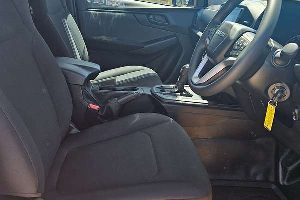 2023 Isuzu D-MAX SX  4X4
