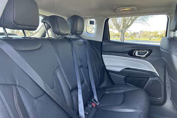 2023 Jeep Compass Limited M6