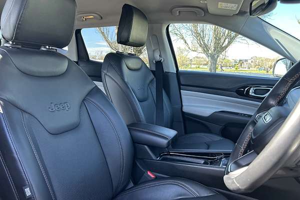 2023 Jeep Compass Limited M6