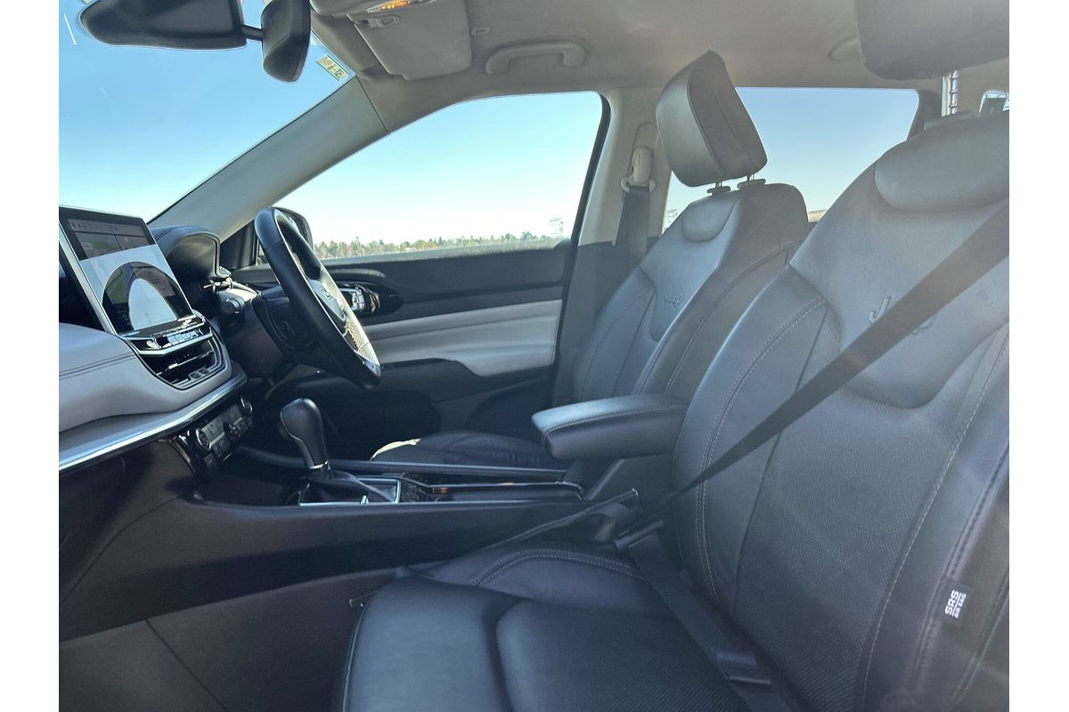 2023 Jeep Compass Limited M6