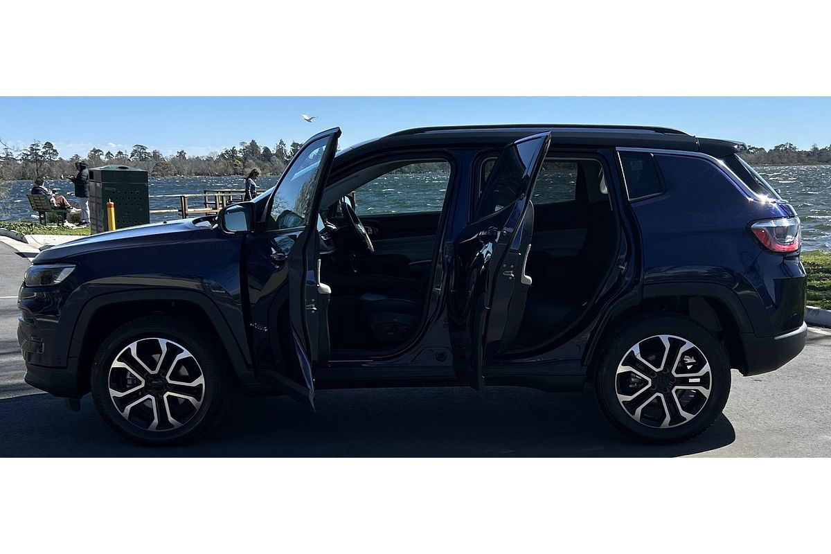 2023 Jeep Compass Limited M6