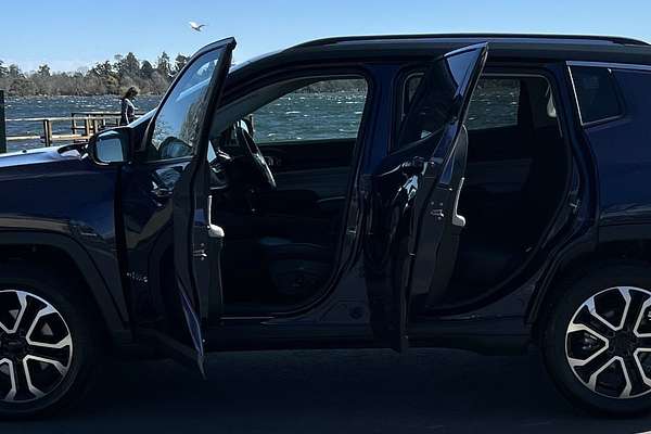 2023 Jeep Compass Limited M6