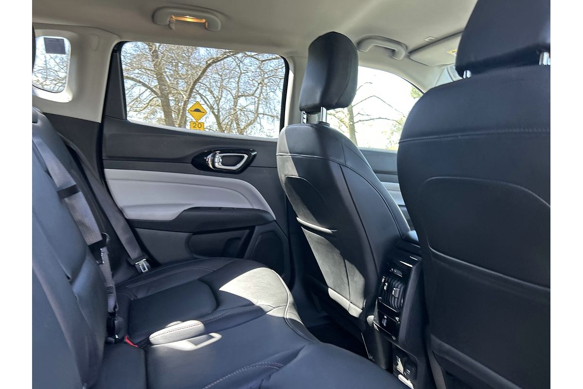 2023 Jeep Compass Limited M6