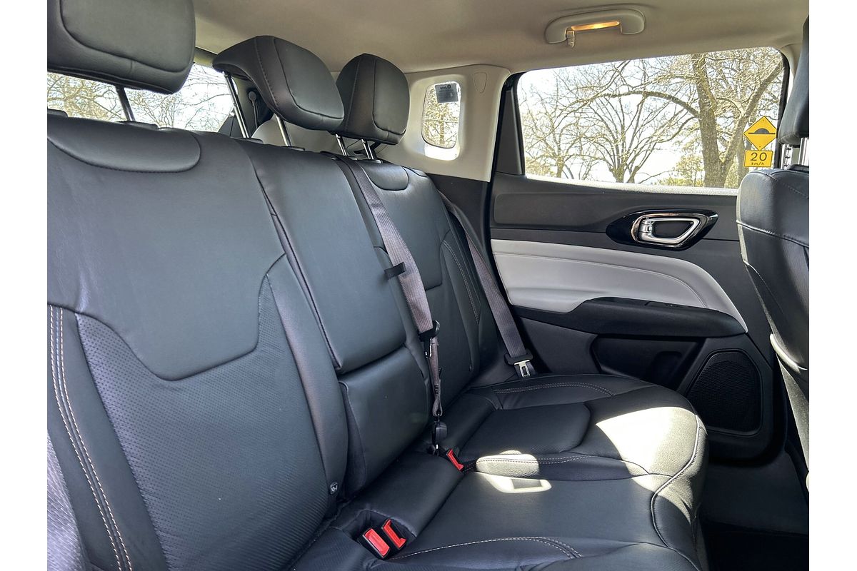 2023 Jeep Compass Limited M6