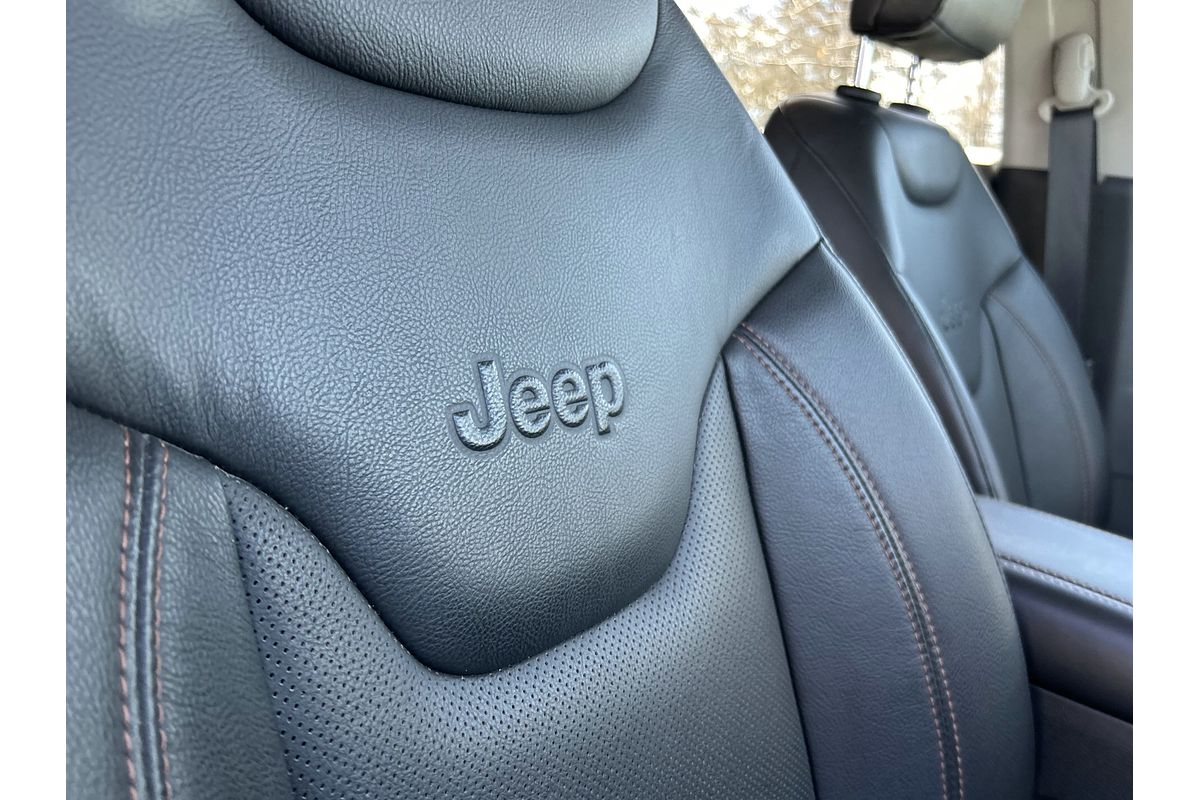 2023 Jeep Compass Limited M6