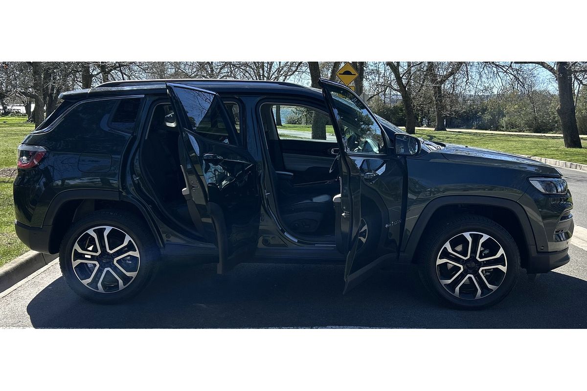 2023 Jeep Compass Limited M6