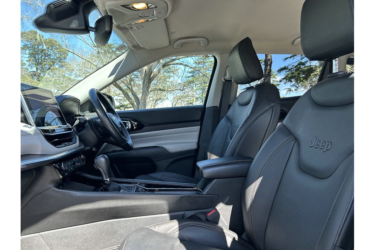 2023 Jeep Compass Limited M6