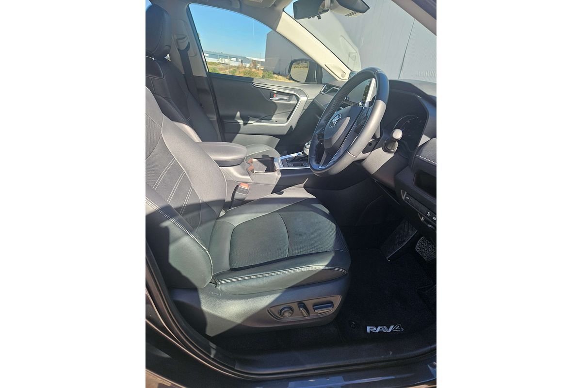 2022 Toyota RAV4 Cruiser AXAH52R