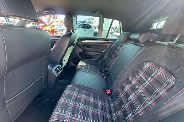 2014 Volkswagen Golf GTI 7