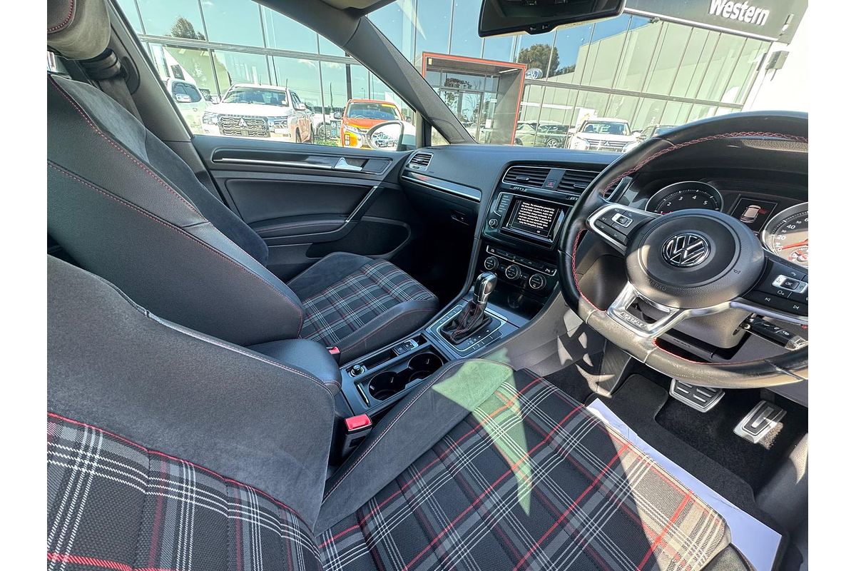 2014 Volkswagen Golf GTI 7