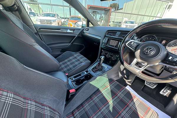 2014 Volkswagen Golf GTI 7