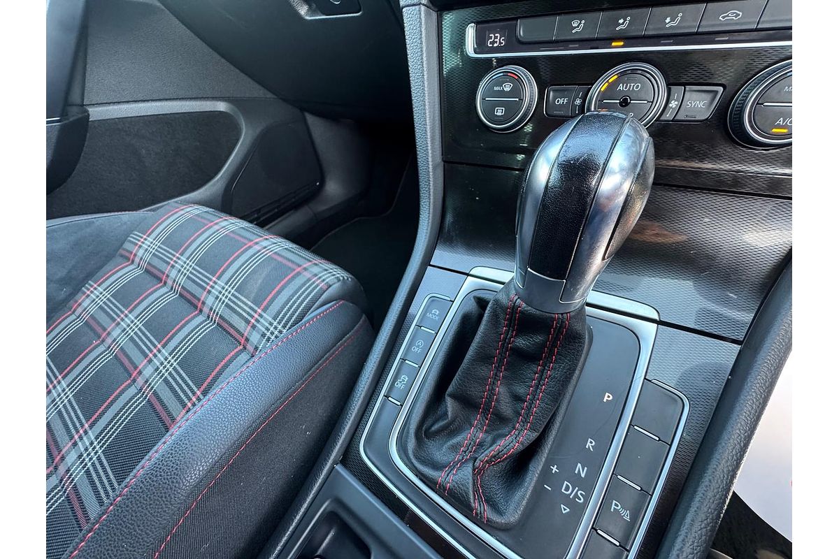 2014 Volkswagen Golf GTI 7