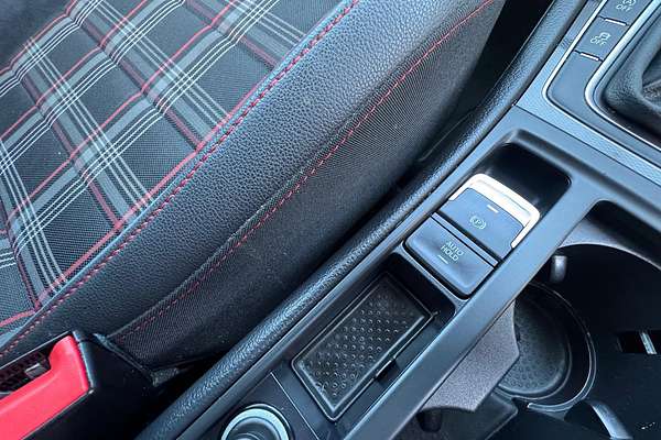 2014 Volkswagen Golf GTI 7