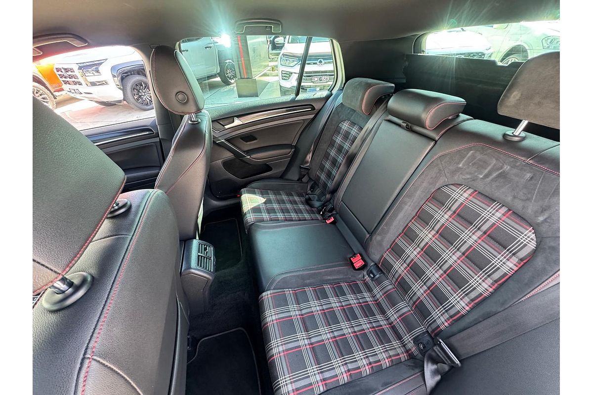 2014 Volkswagen Golf GTI 7