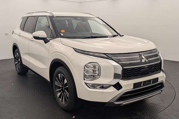 2025 Mitsubishi Outlander LS ZM