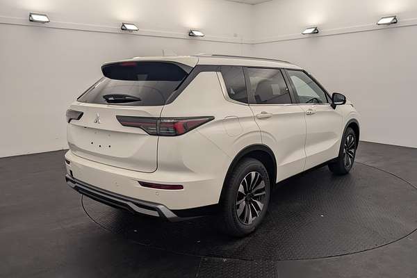 2025 Mitsubishi Outlander LS ZM