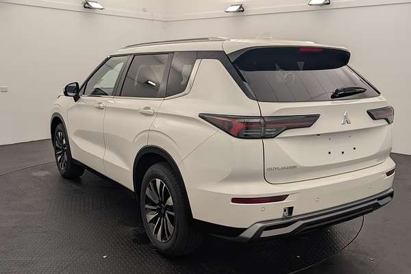 2025 Mitsubishi Outlander LS ZM
