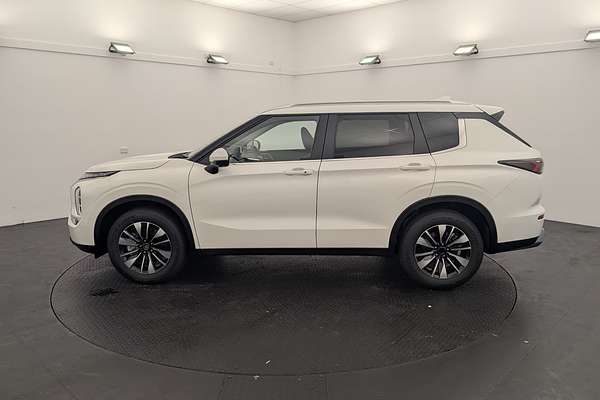 2025 Mitsubishi Outlander LS ZM