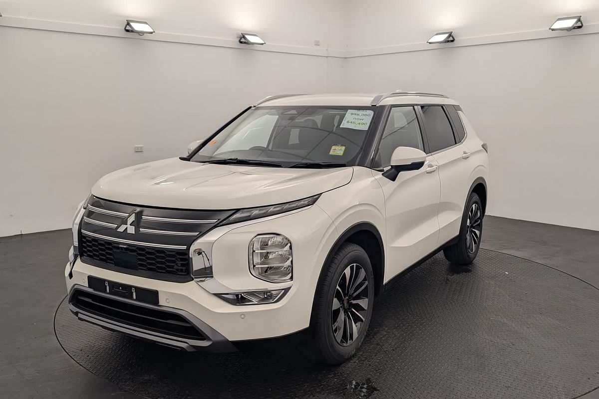 2025 Mitsubishi Outlander LS ZM