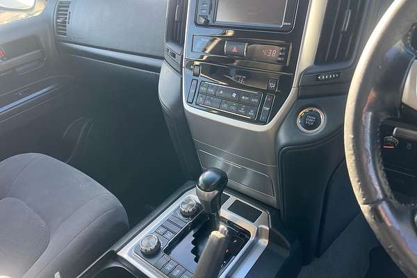2017 Toyota Landcruiser GXL VDJ200R
