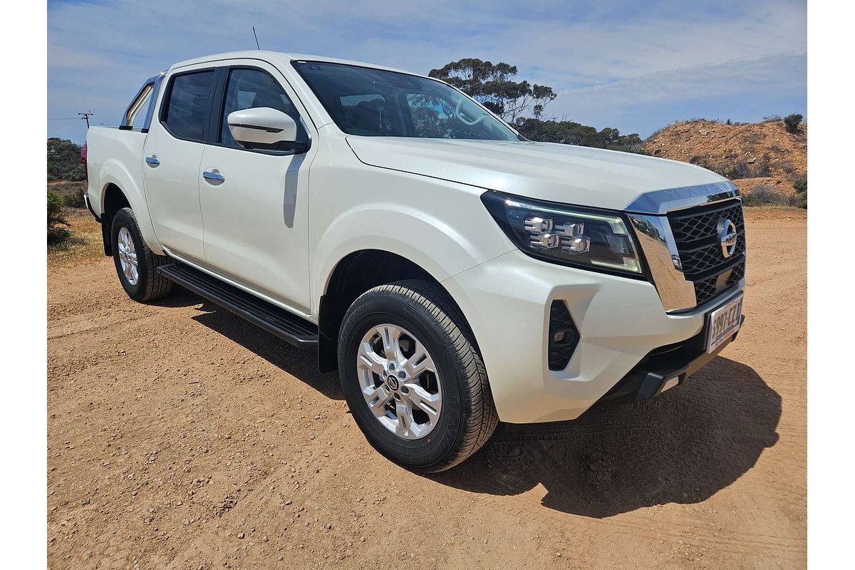 2023 Nissan Navara ST D23