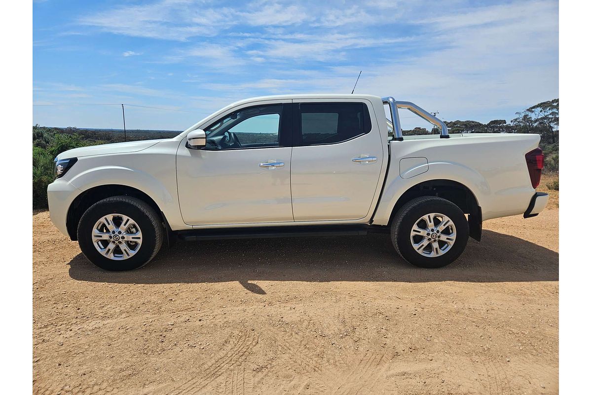 2023 Nissan Navara ST D23