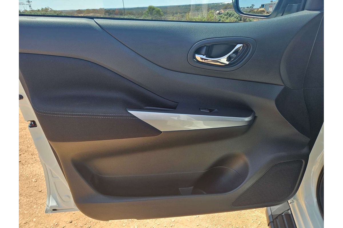 2023 Nissan Navara ST D23