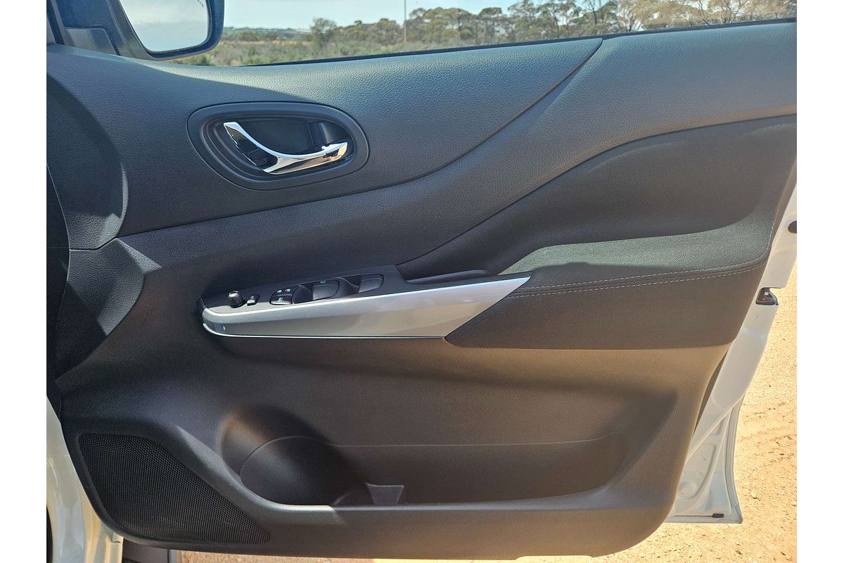 2023 Nissan Navara ST D23