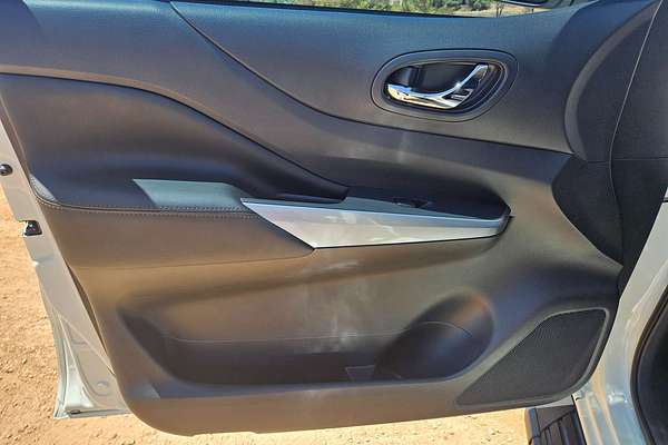 2023 Nissan Navara ST-X D23