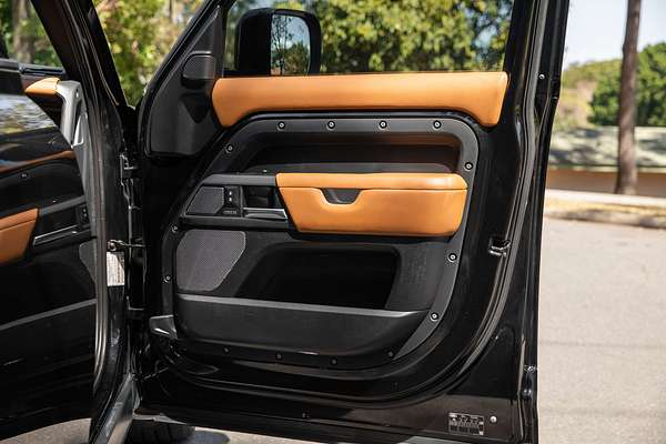 2021 Land Rover Defender 110 P400 X L663