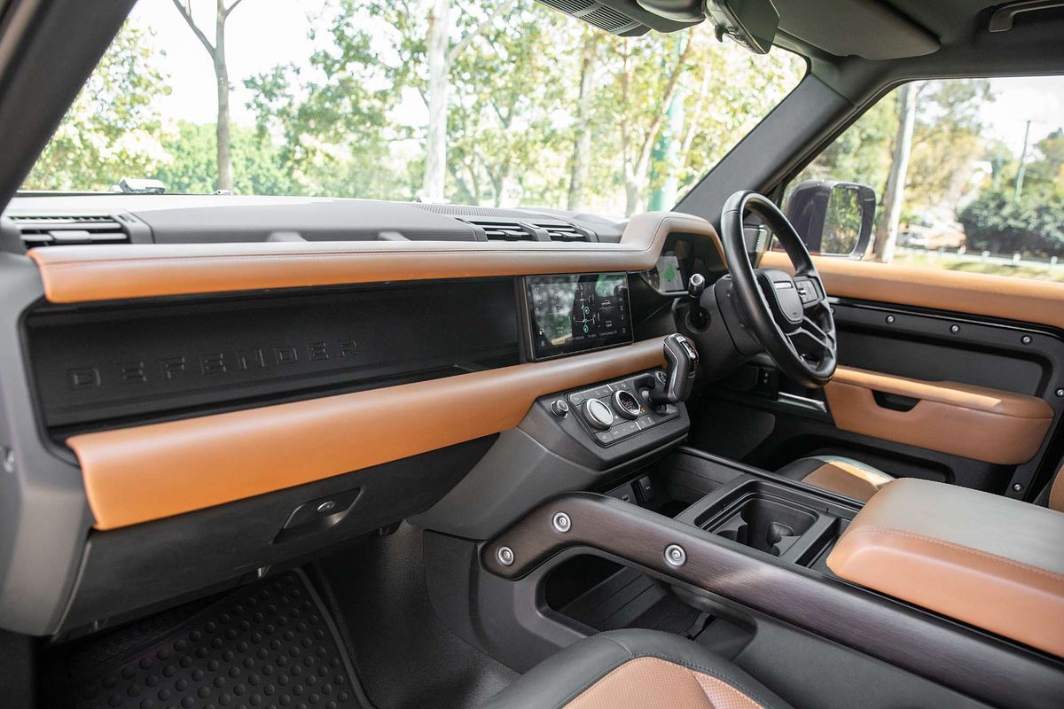 2021 Land Rover Defender 110 P400 X L663