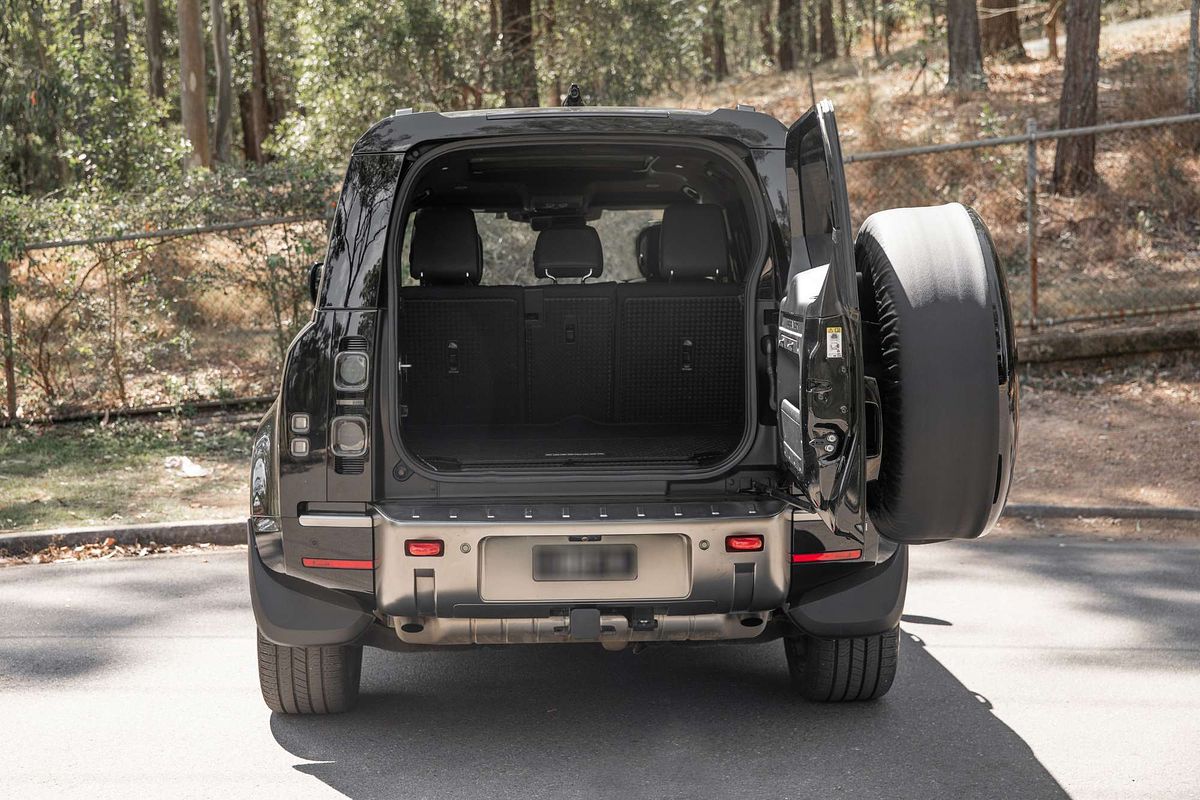 2021 Land Rover Defender 110 P400 X L663