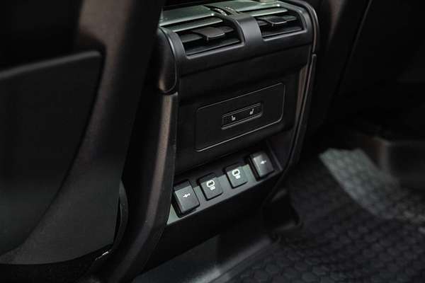 2021 Land Rover Defender 110 P400 X L663