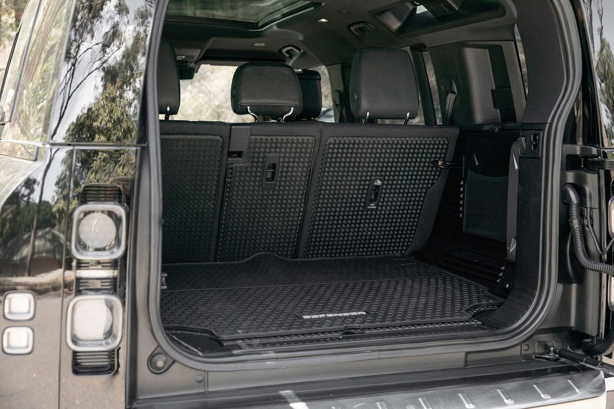 2021 Land Rover Defender 110 P400 X L663