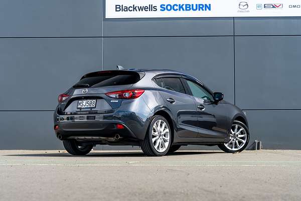 2013 Mazda Axela