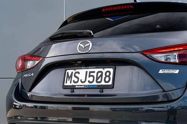 2013 Mazda Axela