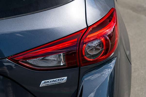 2013 Mazda Axela