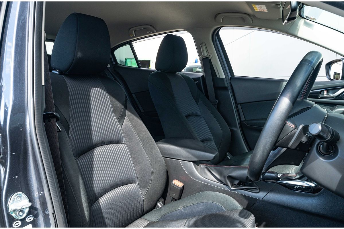 2013 Mazda Axela