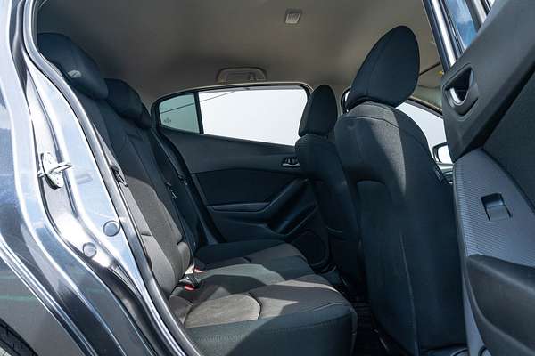 2013 Mazda Axela