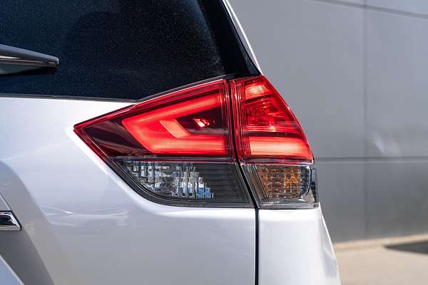 2021 Nissan X-TRAIL St-L 2.5P/6Cvt/Sw/5D