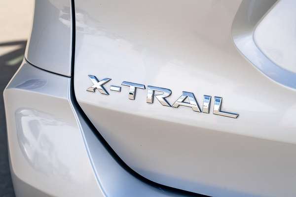 2021 Nissan X-TRAIL St-L 2.5P/6Cvt/Sw/5D